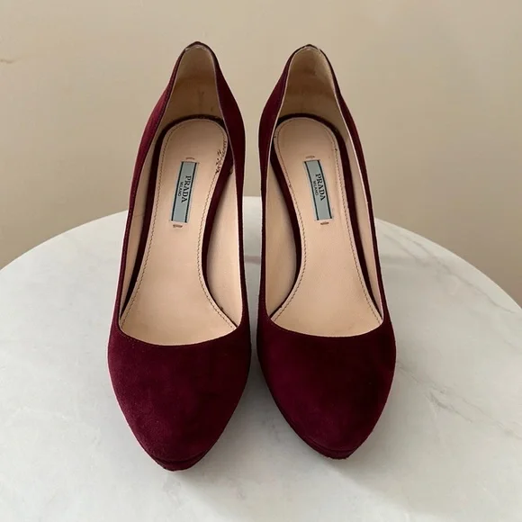 Prada Camoscio Basic Platform Pump in Granato